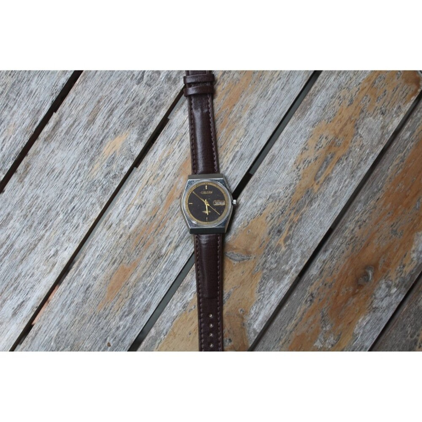Vintage 1971 Citizen Automatic Mens Silver Watch WDaydate  Gold Accents